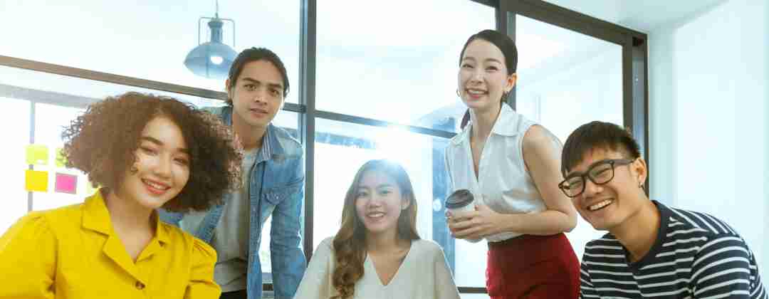 与全球最佳雇主  菠菜论坛光电<br>
一起探索未来职涯可能