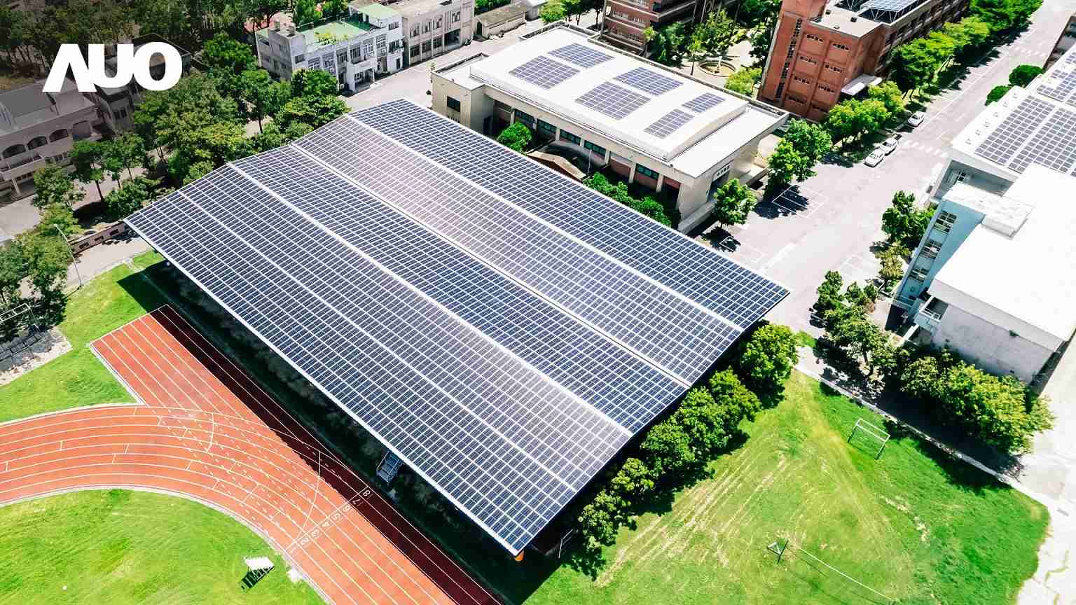 菠菜论坛SunSteel光电整合型浪板具备快速安装、、、轻量化优势，，可提升15%发电效能，，通过国际IEC与台湾VPC认证安全、、、、防漏、、、、耐候标准